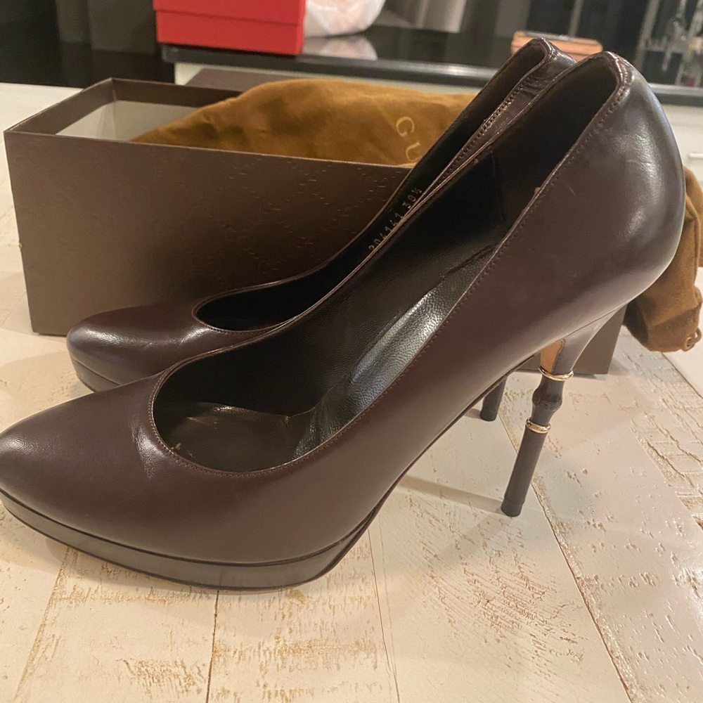 Gucci brown pumps